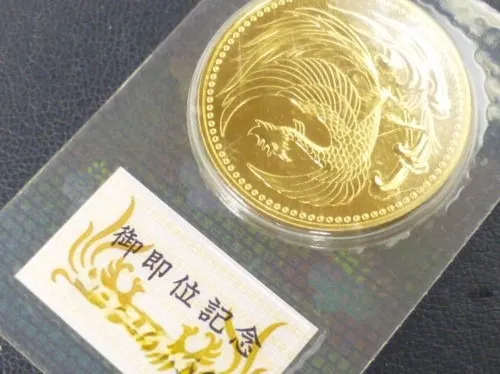 御即位記念　10万円金貨
