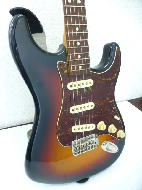 弦楽器　エレキギター　フェンダー