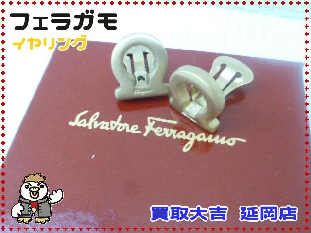 サルヴァトーレ・フェラガモ　イヤリング