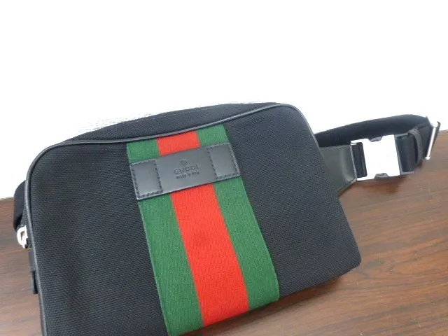 グッチ　ウエストバック　メンズ