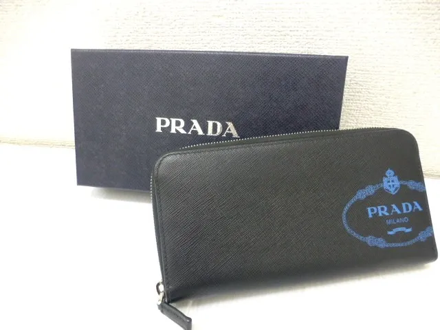PRADA　メンズ財布　