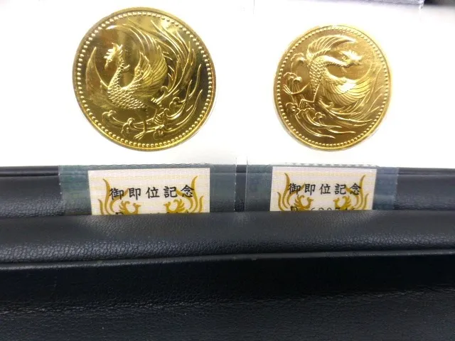 御即位　記念硬貨